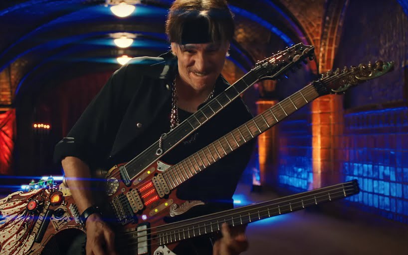 STEVE VAI DIA DEL ROCK