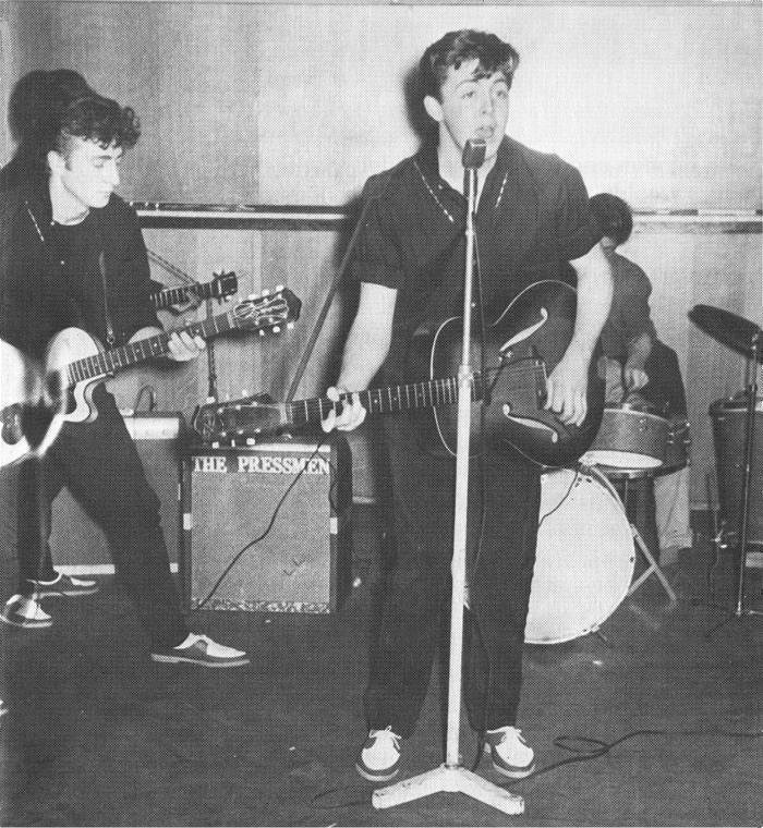 los Ramones, toman el nombre de Paul Ramón, Paul Macartney.