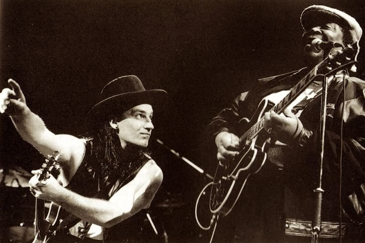 BONO Y B.B. KING EN RATTLE AND HUM